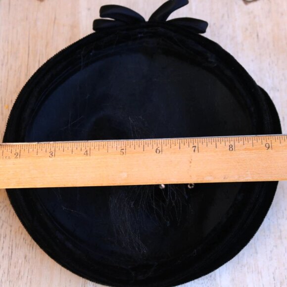 Womens 1950 Vintage Style Velvet Beret Hat Chic Cap - Picture 11 of 13